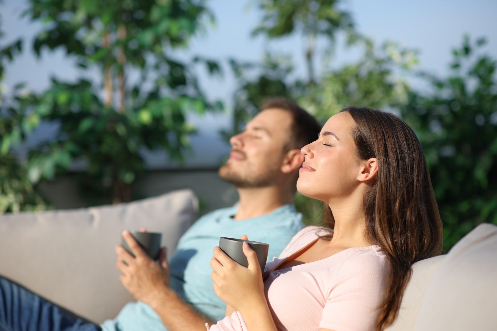 Couple relaxing with coffee – online psychiatry in Everett, WA